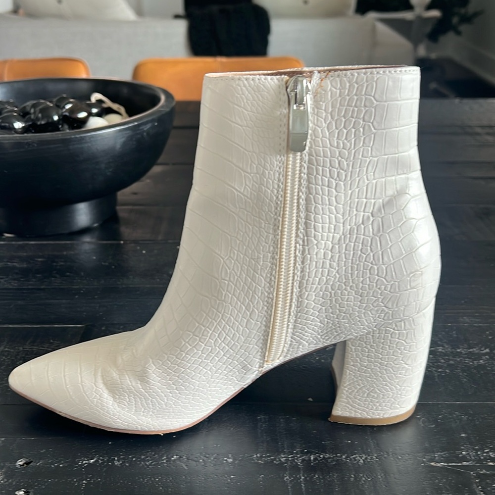 Steve Madden Nadalie Boot Size 6.5